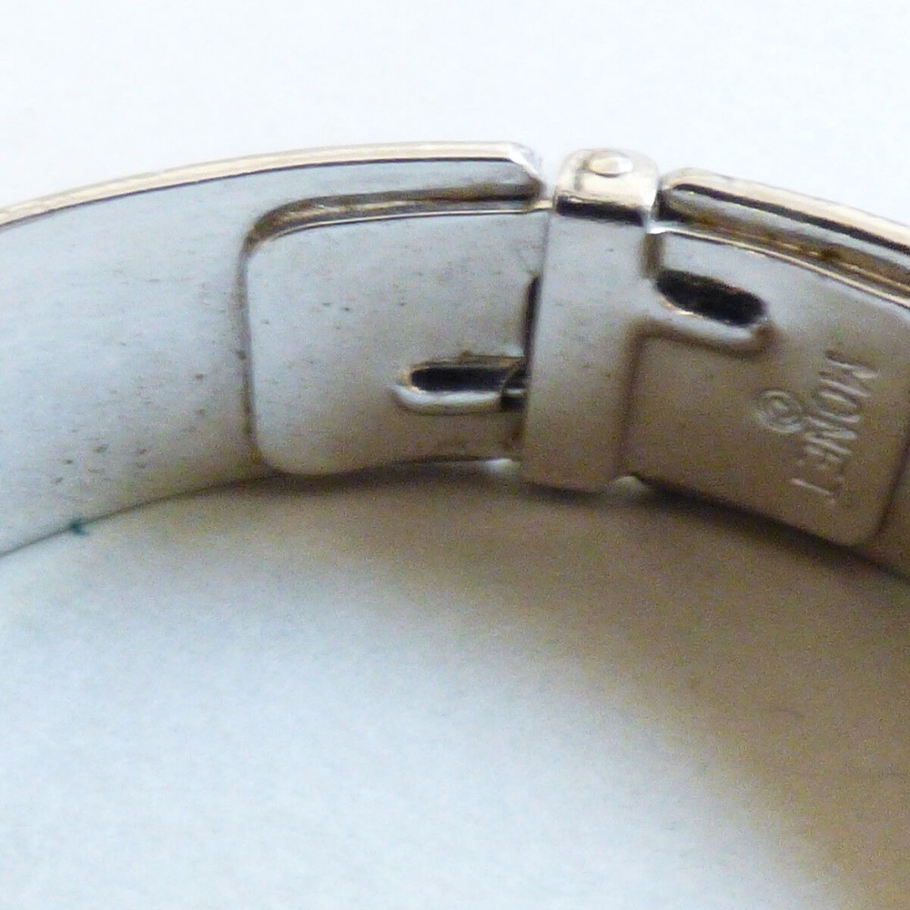 VTG Retro Elegant MONET SIlver Tone Texture Pattern Hinged oval Bangle Bracelet - Picture 7 of 8